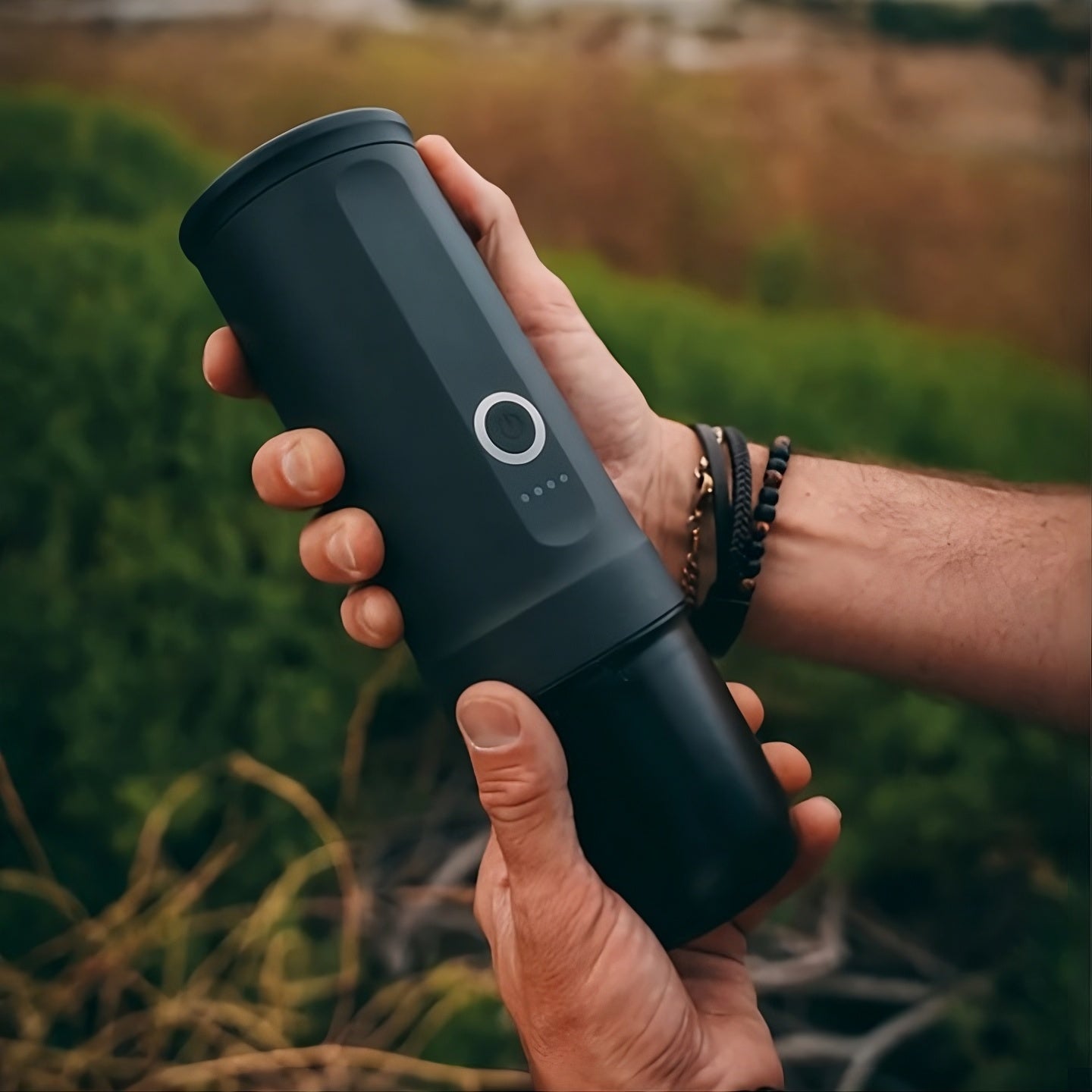 Machine à Café Portable : L’Accessoire Idéal pour le Voyage et le Camping